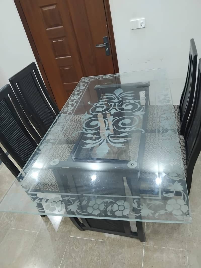 Dining Table 0