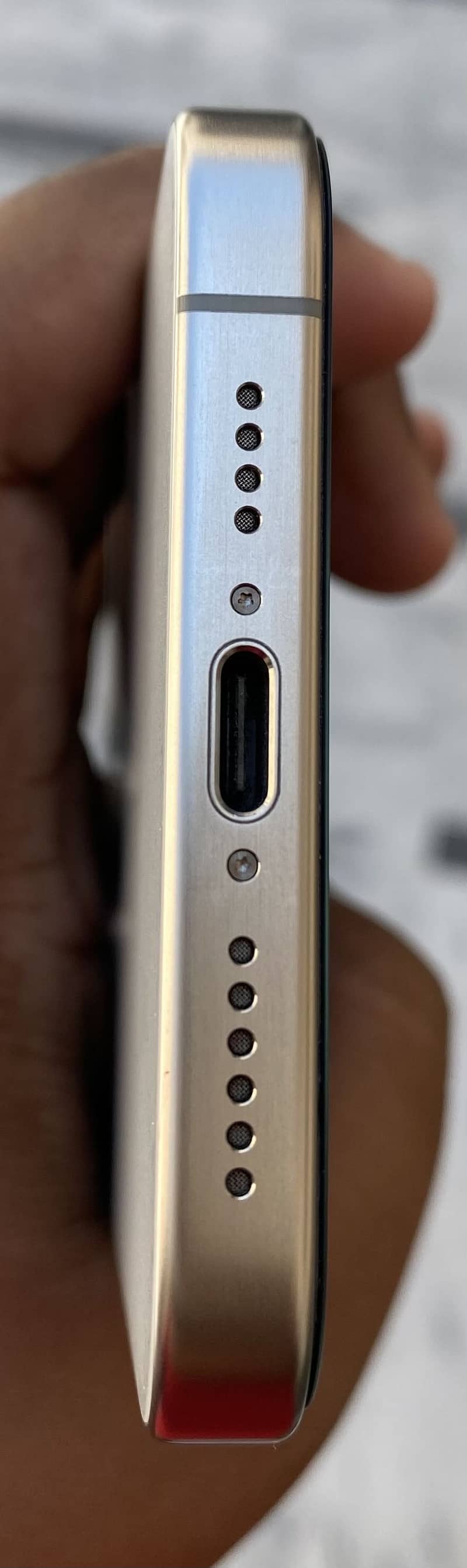 iPhone 15 pro 4