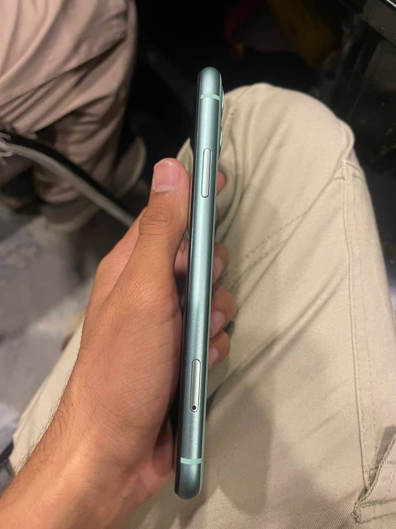 iPhone 11 2