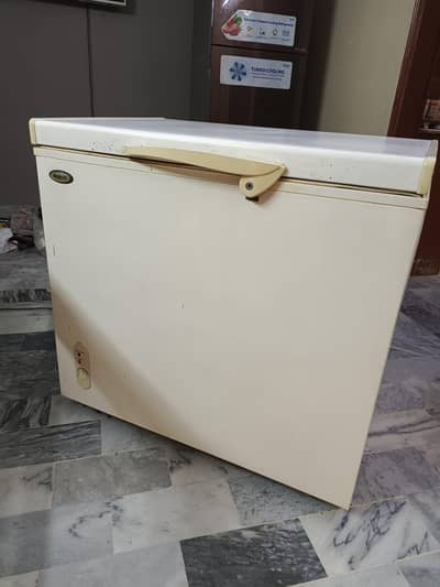 Waves Deep Freezer single in working condition