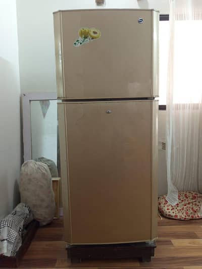 Medium size fridge PEL