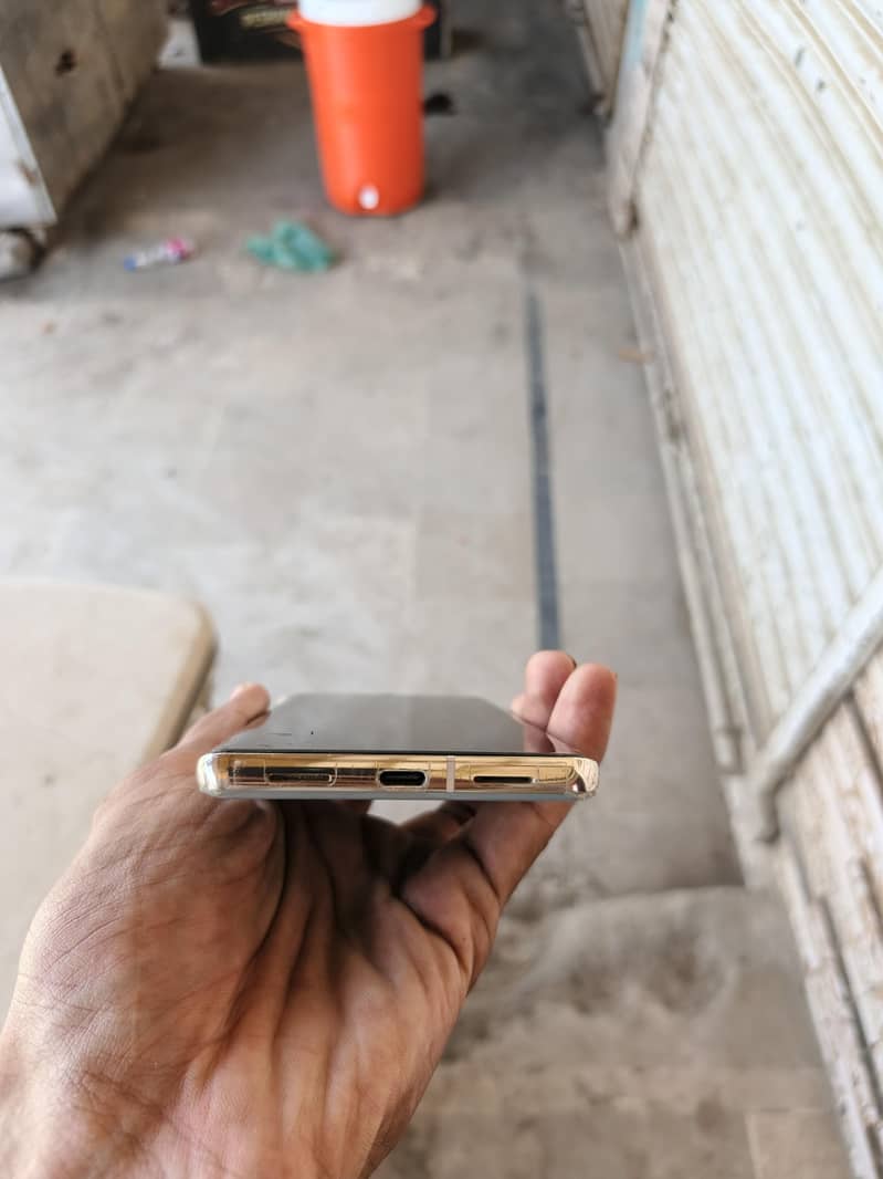 Google pixel 7pro 4