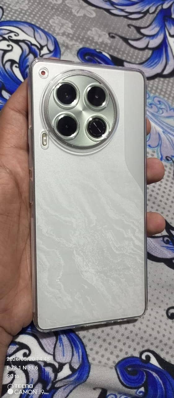 camon 30 8+256 1