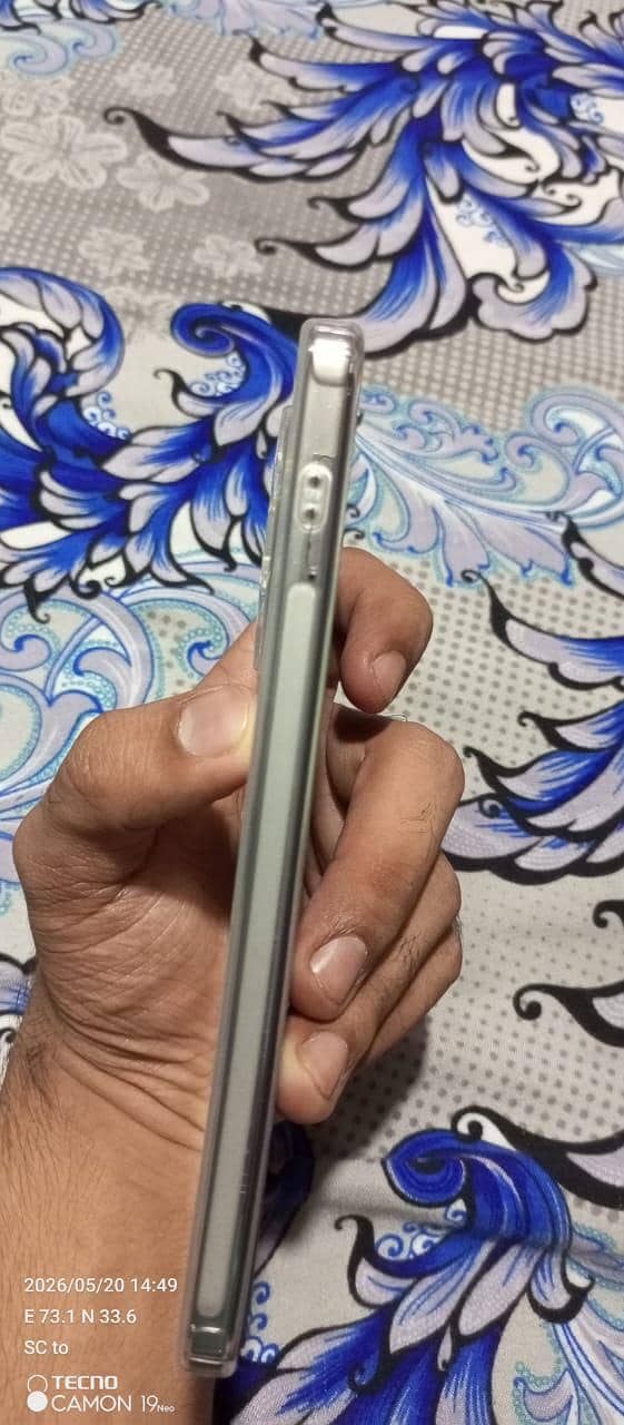 camon 30 8+256 4