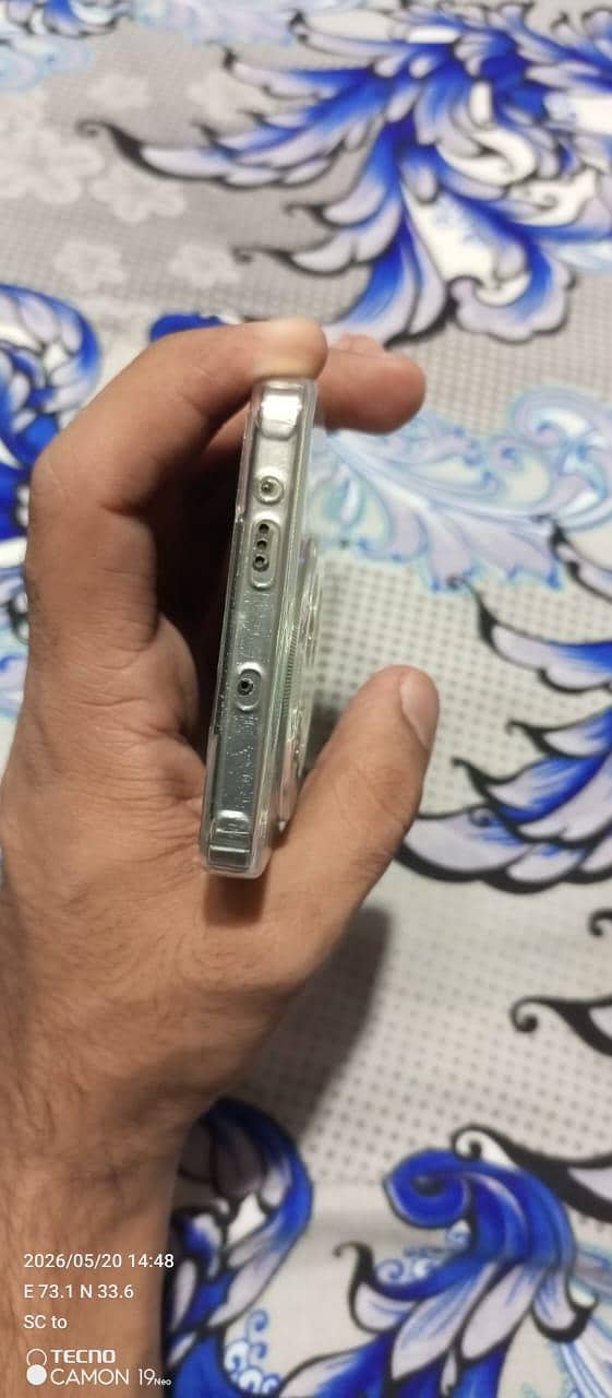 camon 30 8+256 5
