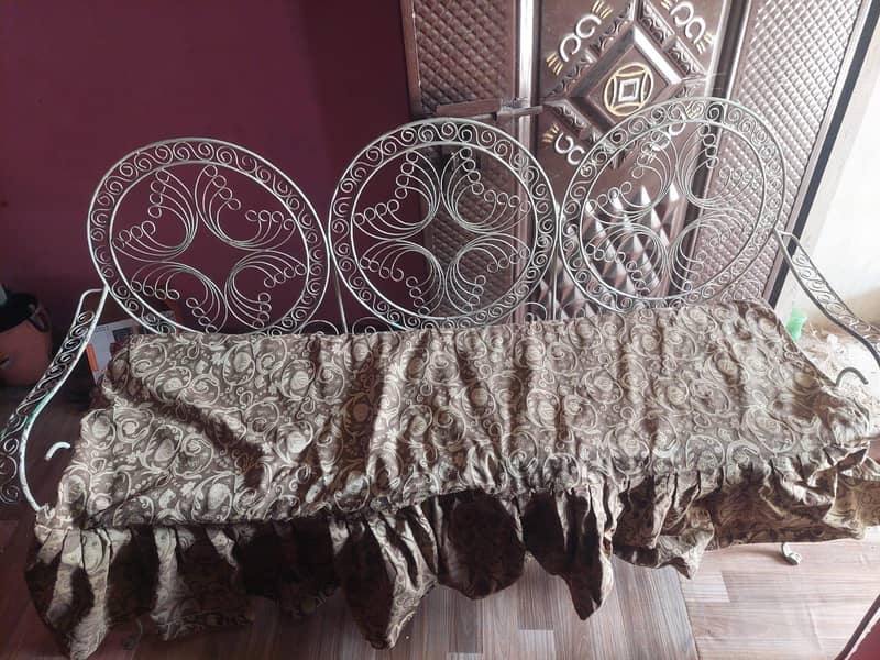 metal sofa 0