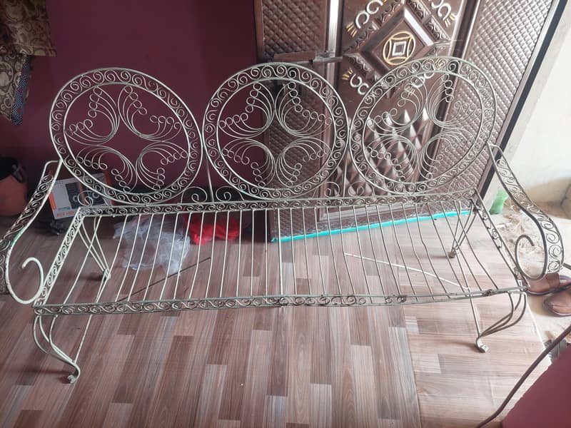 metal sofa 1