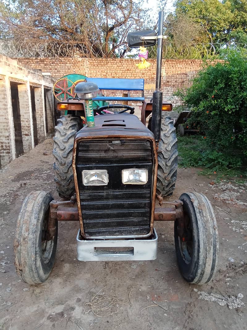 MF 240 2