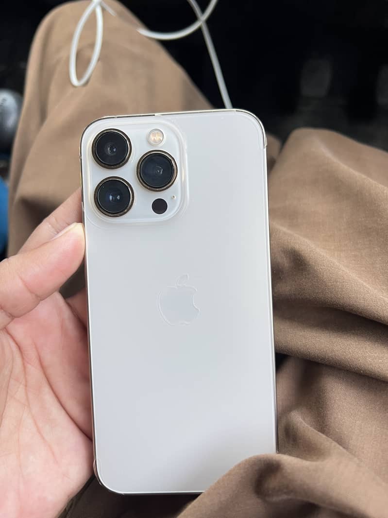 Apple iPhone 13 Pro 0