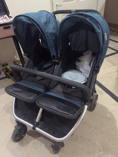 Twin Baby Stroller / Double Pram - Like New Condition