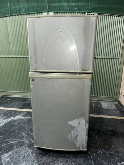 Dawlance medium size fridge used condition