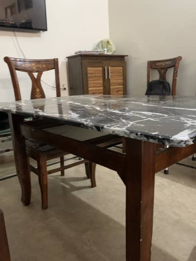 Dining table with 6 chairs
