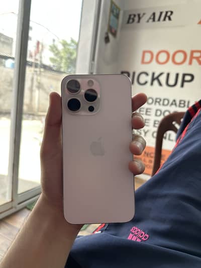 15 pro max white titanium