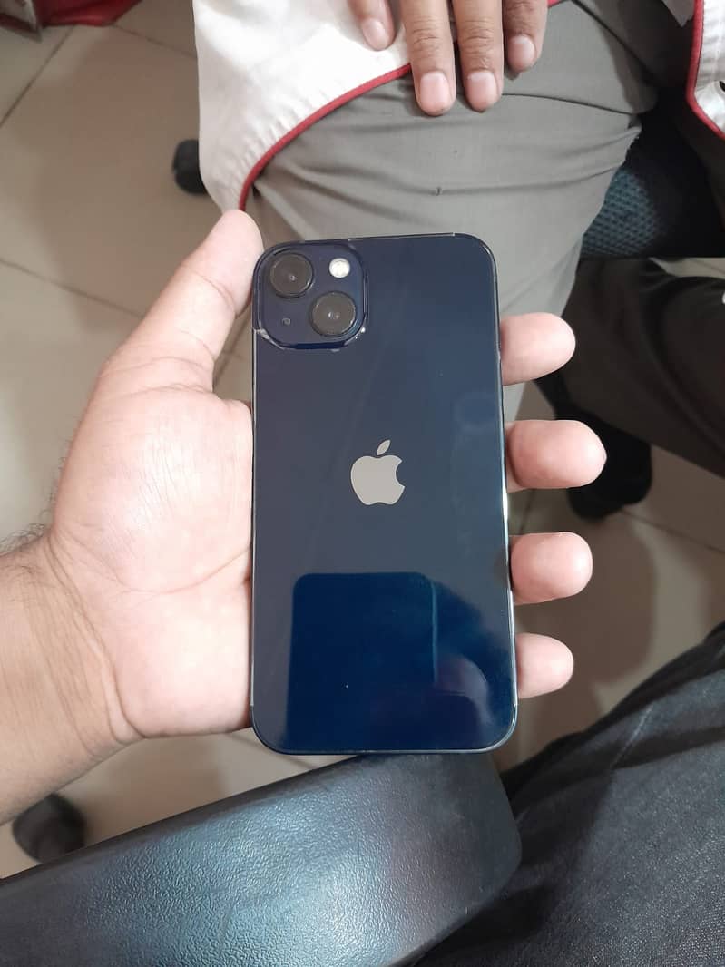 Apple iPhone 13 4