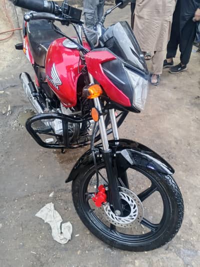 Honda CB125f Red color