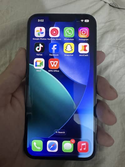 Iphone 13 pro in Lush condition