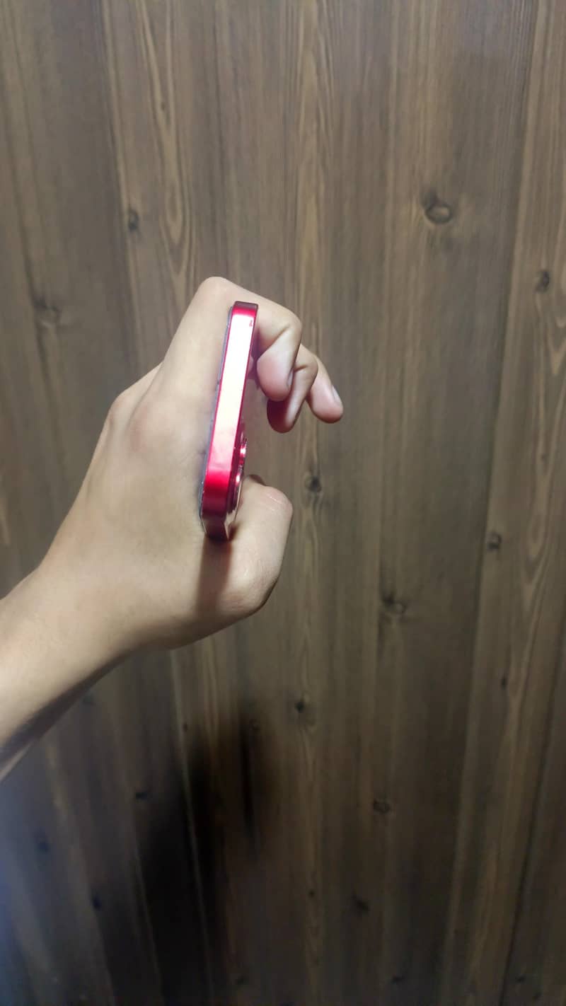iPhone 13 4