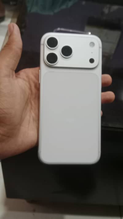 I phone 17 pro max jv 256gb non pta 10 cycle