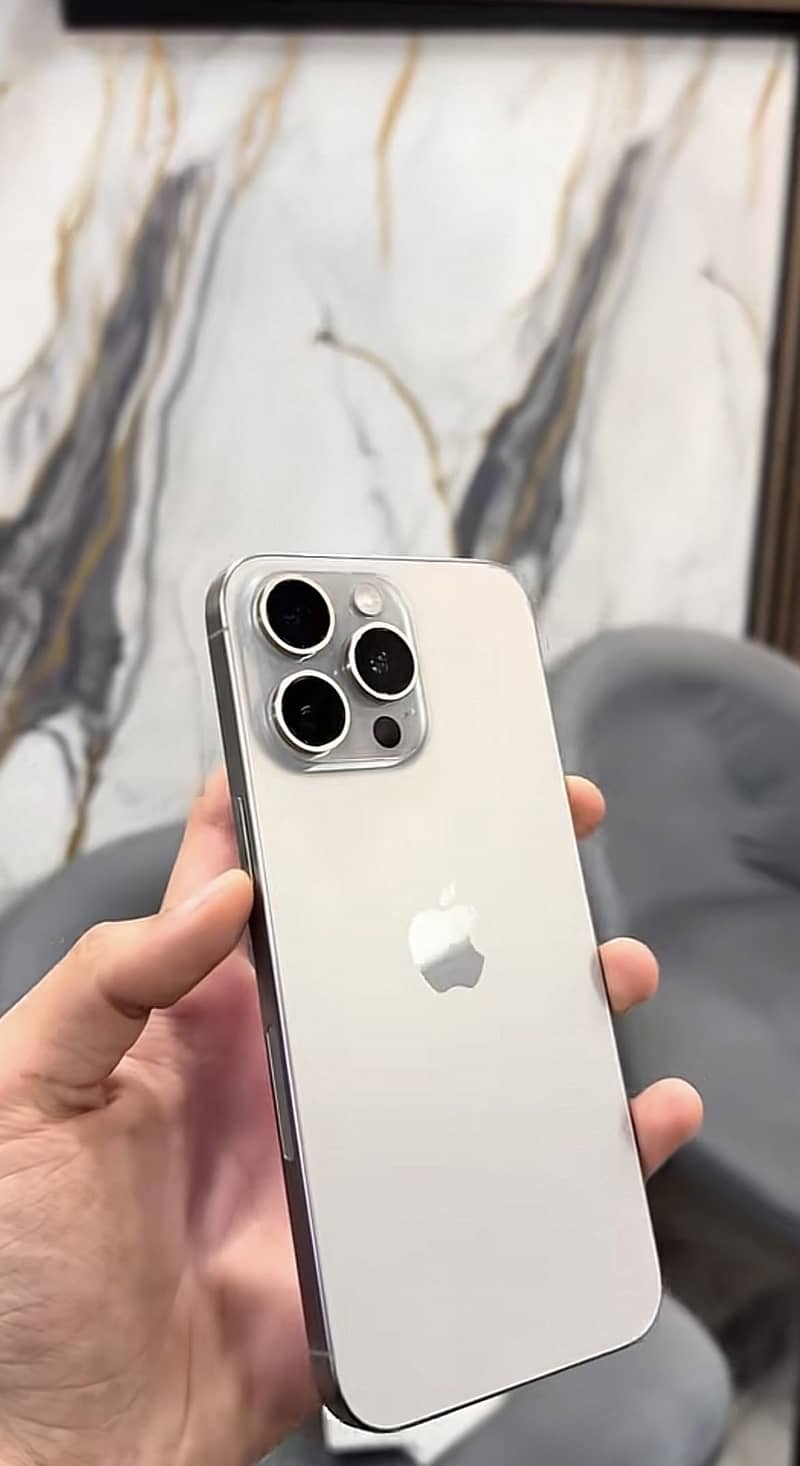 Iphone 15 pro max 0