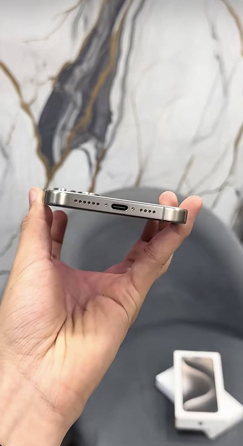 Iphone 15 pro max 2