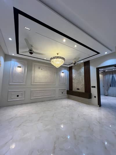 10 Marla upper Portion for rent hot location bahria town