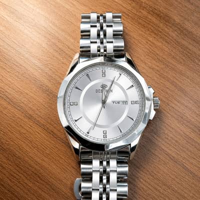 Bestwin Luxury Metallic Watch only serious buyer contact me
