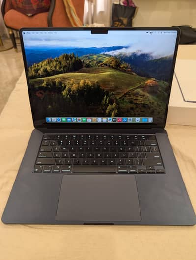MacBook Air 15 Inches 8/256