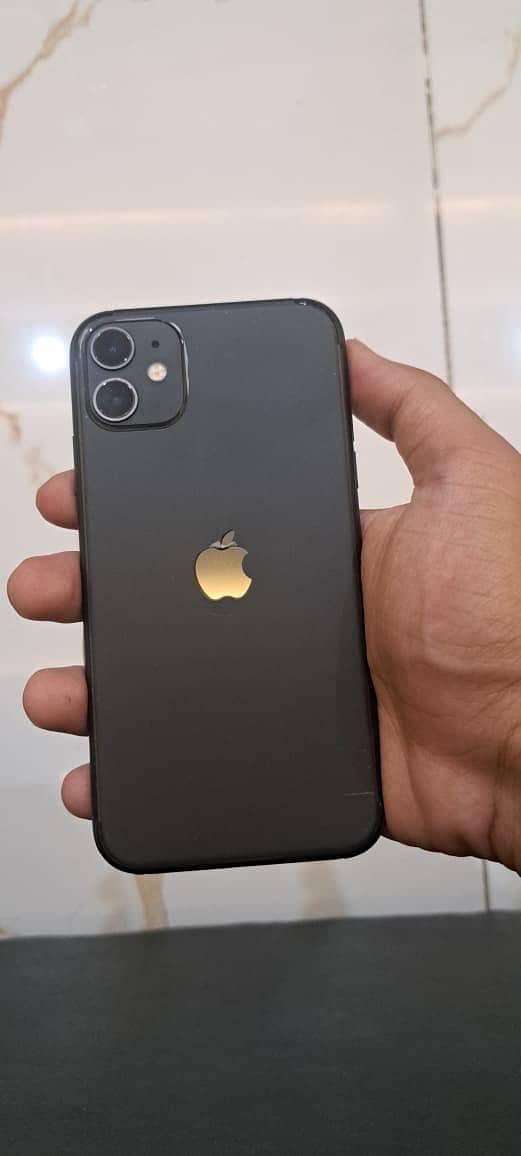 iPhone 11 3