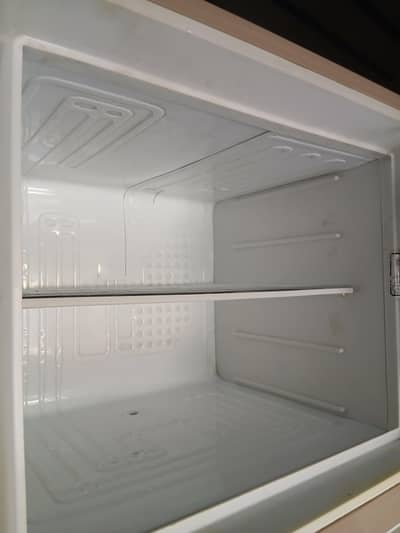 Dawlance full size fridge in good condition