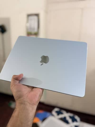 MacBook Air M4 2025 16/256 sky blue in warranty