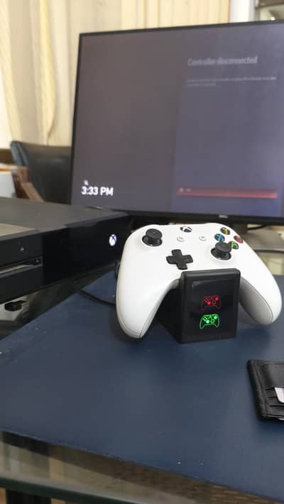 Xbox one 500gb online version mint condition