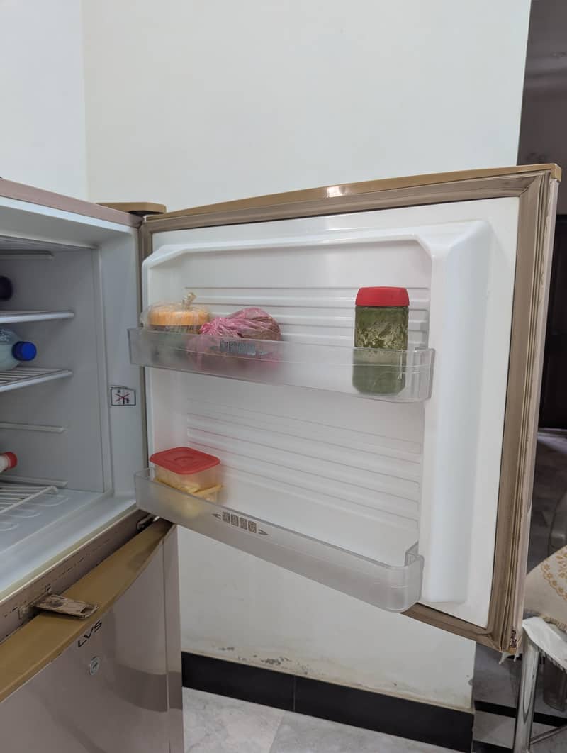 Refrigerator 4