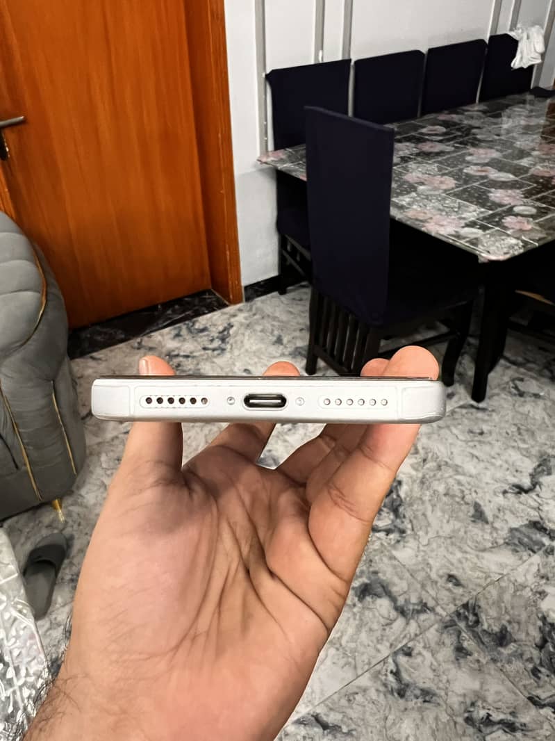 iPhone 17 Pro Max Silver 4