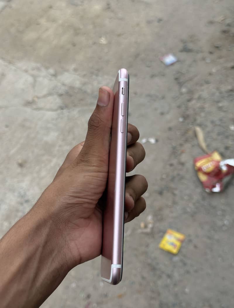 IPHONE 7+ 4