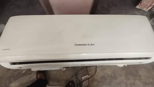 1 TON AC for urgent sale