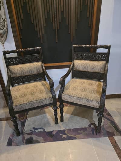 chinoti chairs