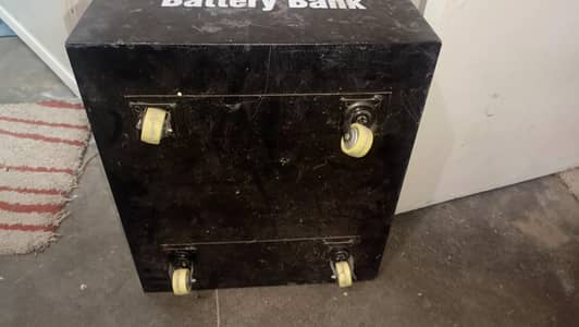 Double Battery box with wheels