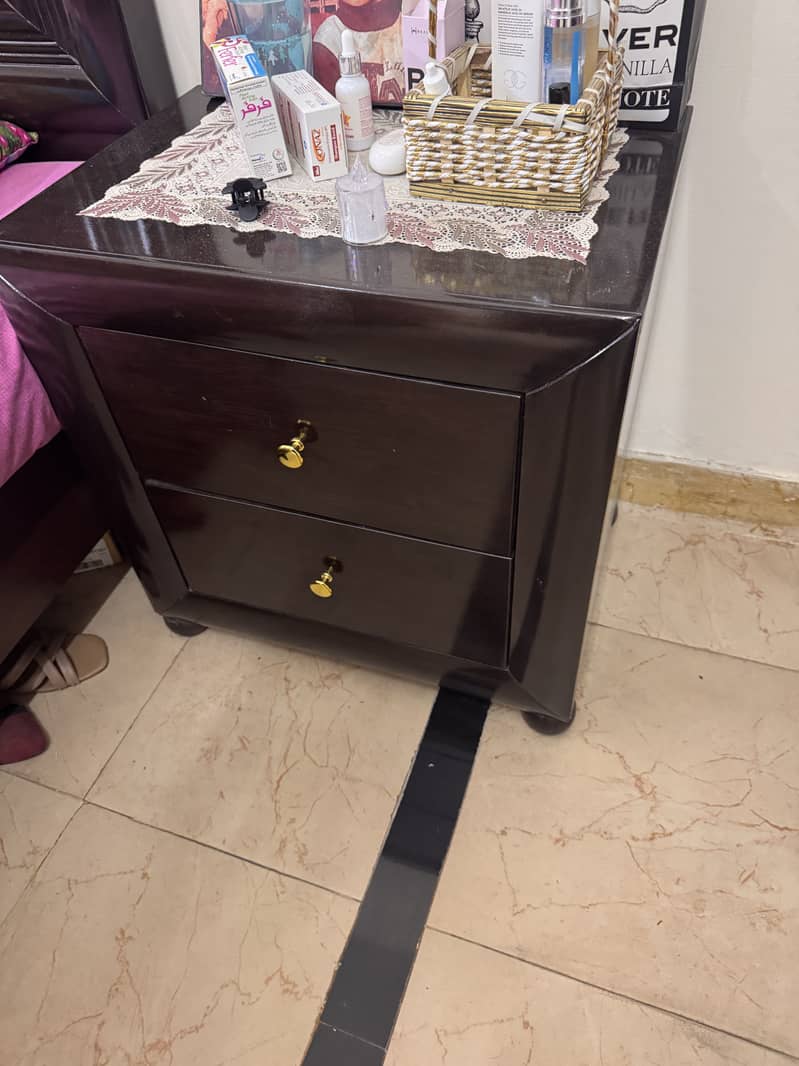 King size Bed  side table dressing 4
