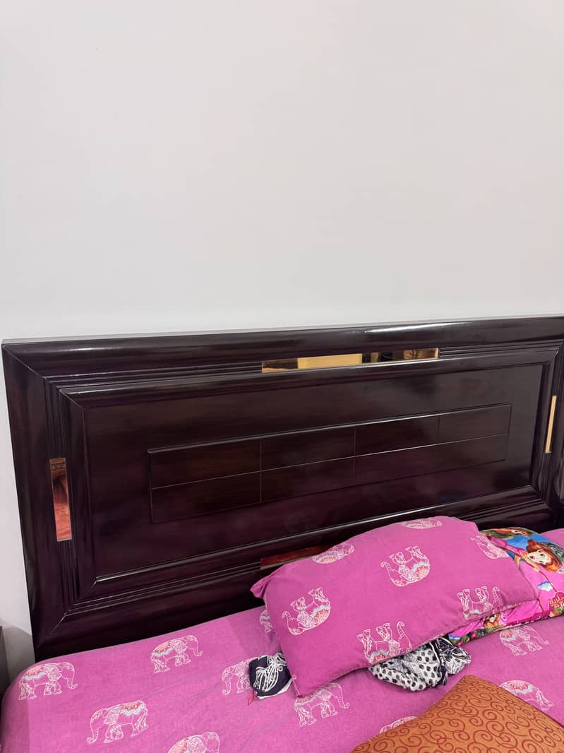 King size Bed  side table dressing 5