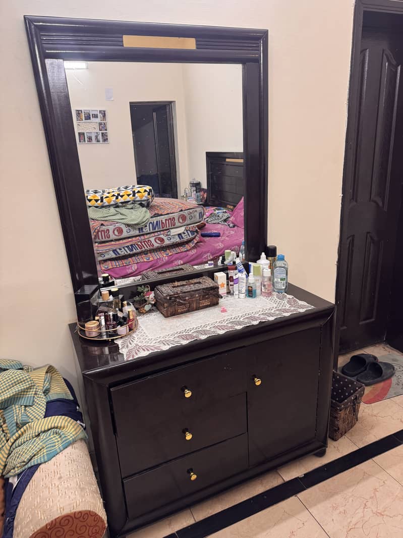 King size Bed  side table dressing 9