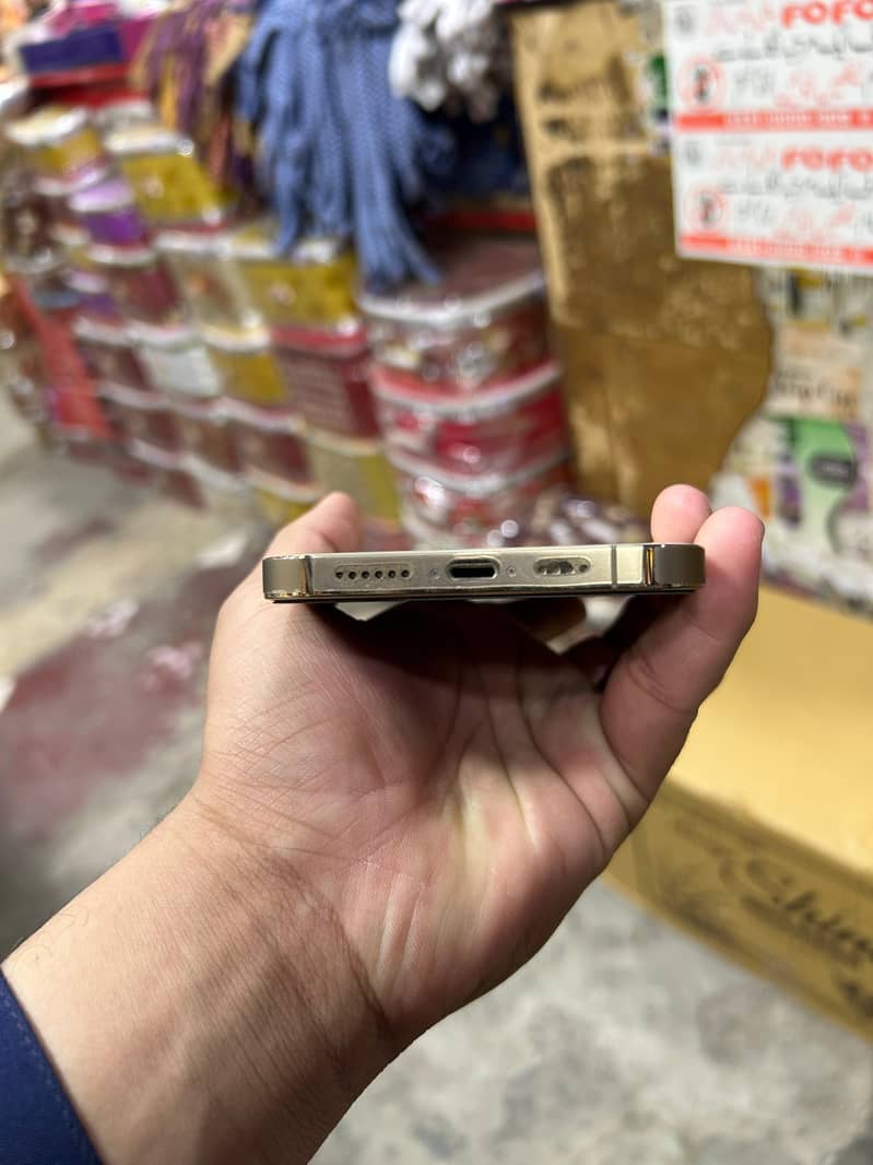 iphone 13 pro max 4