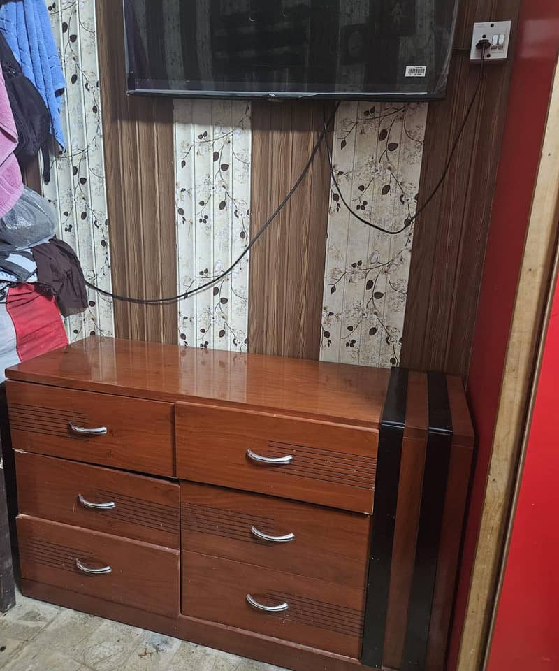 beds side tables 3