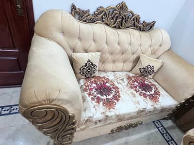 sofa set available for sale