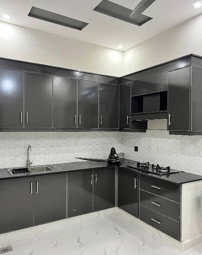 Prime Location 10 Marla House In Only Rs. 32000000