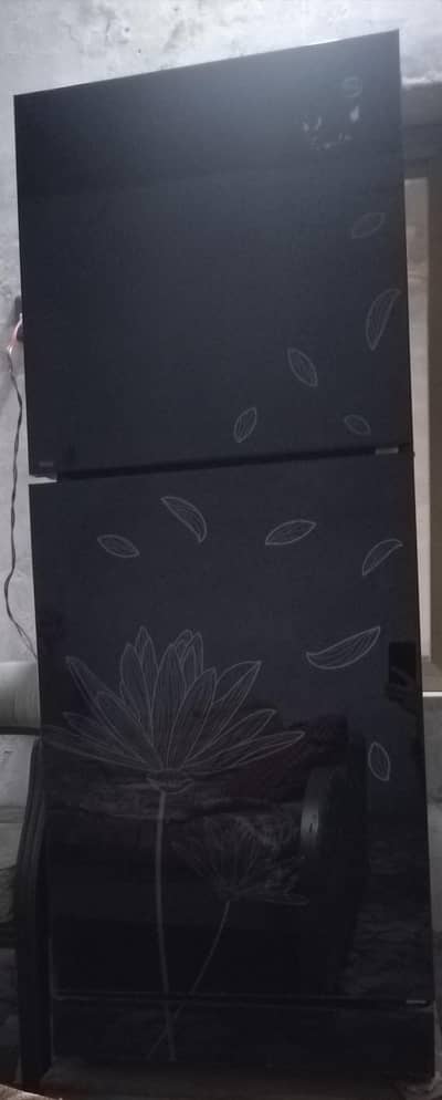 bilkul new condition black glass door