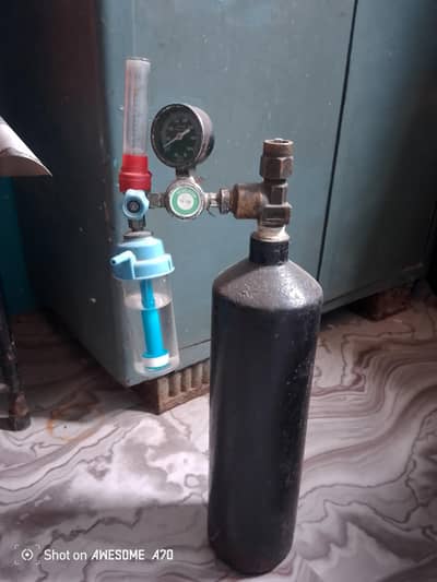 5 liter oxygen cylinder with oxygen controller and regul