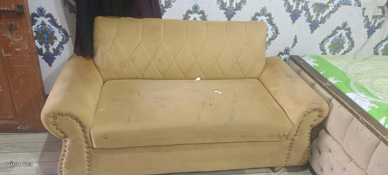 sofa . 0