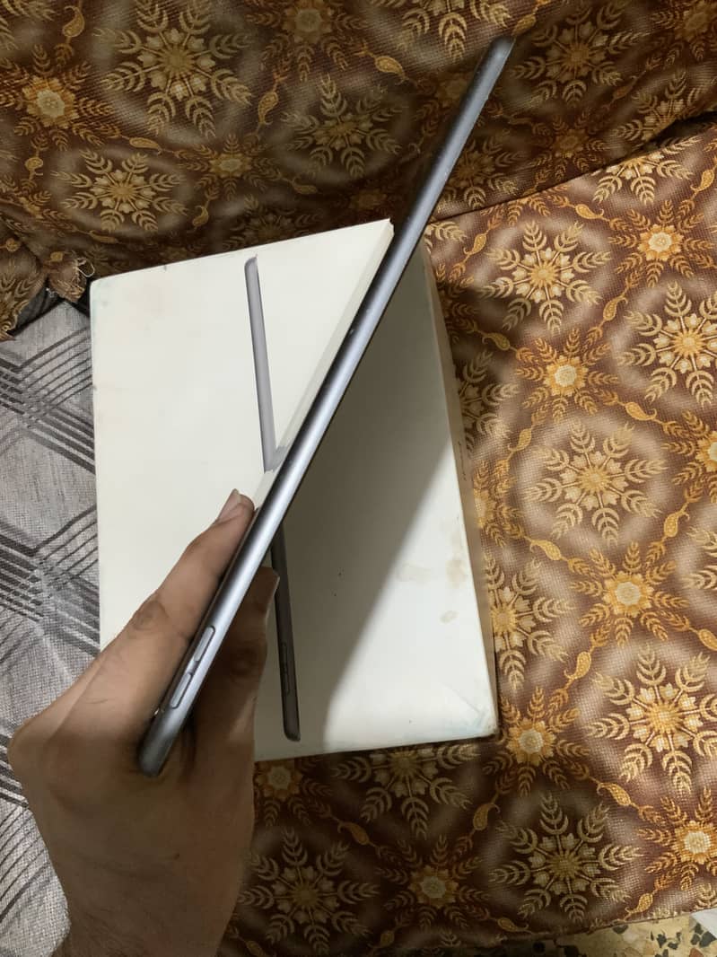 iPad 9 Generation with box 5