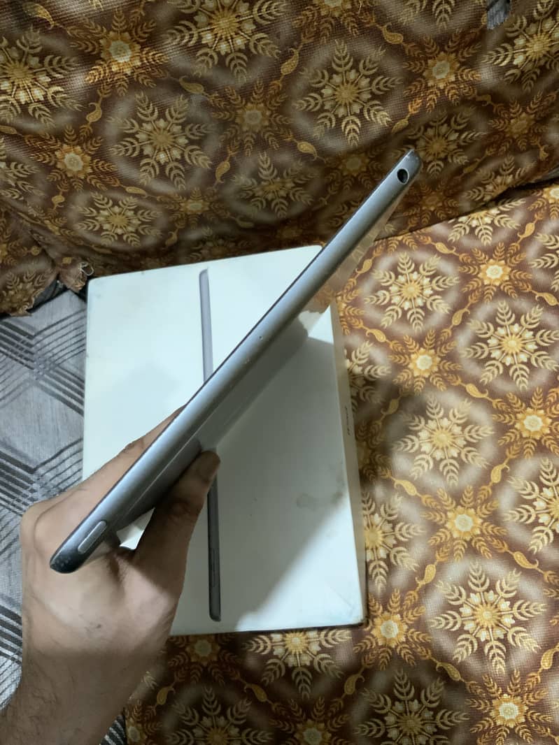 iPad 9 Generation with box 6