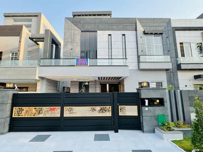 10 Marla Brand New Upper Portion Sapret Entrance with Gas Available For Rent In Bahria Town Lahore